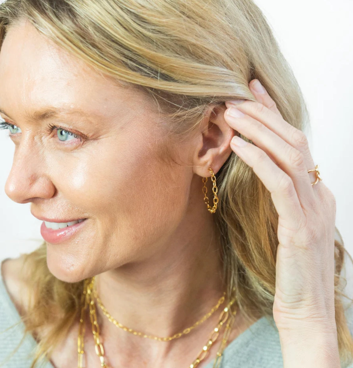 Delicate Chain Link Hoop